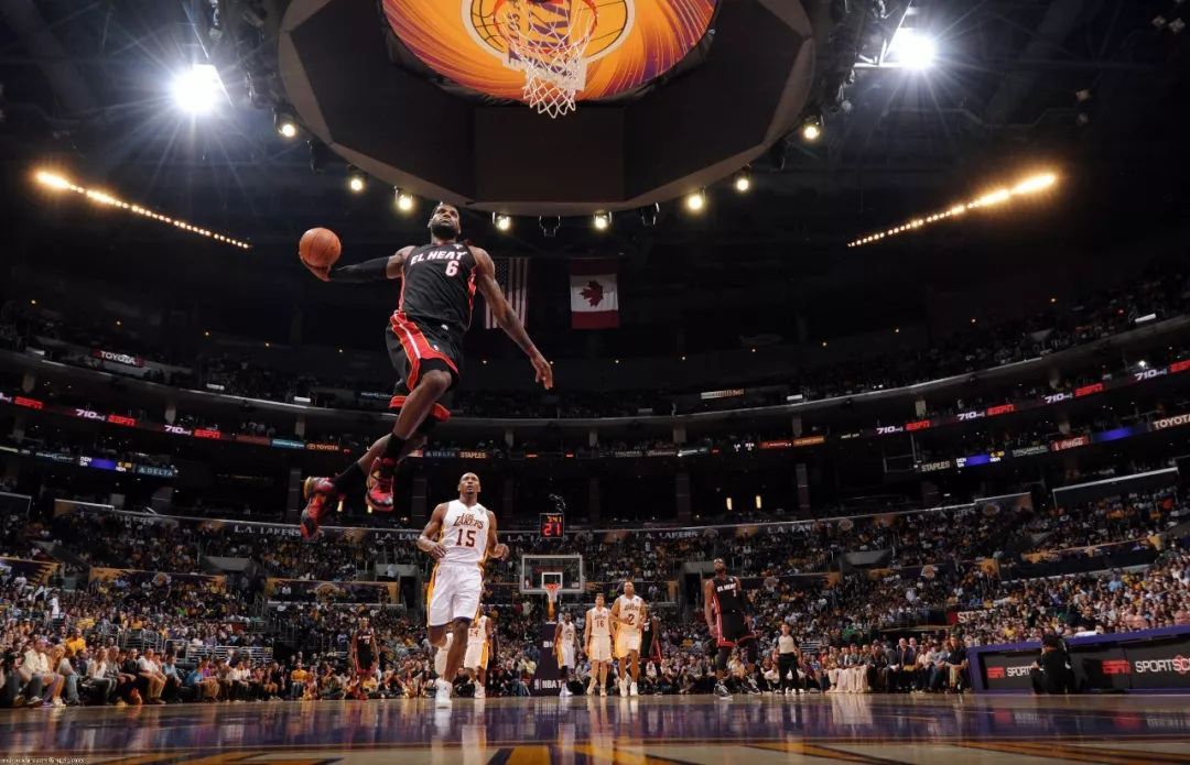“互聯(lián)網(wǎng)+體育”場(chǎng)景是關(guān)鍵 看動(dòng)因體育、NBA、Keep如何連接線上與線下丨體育經(jīng)理人